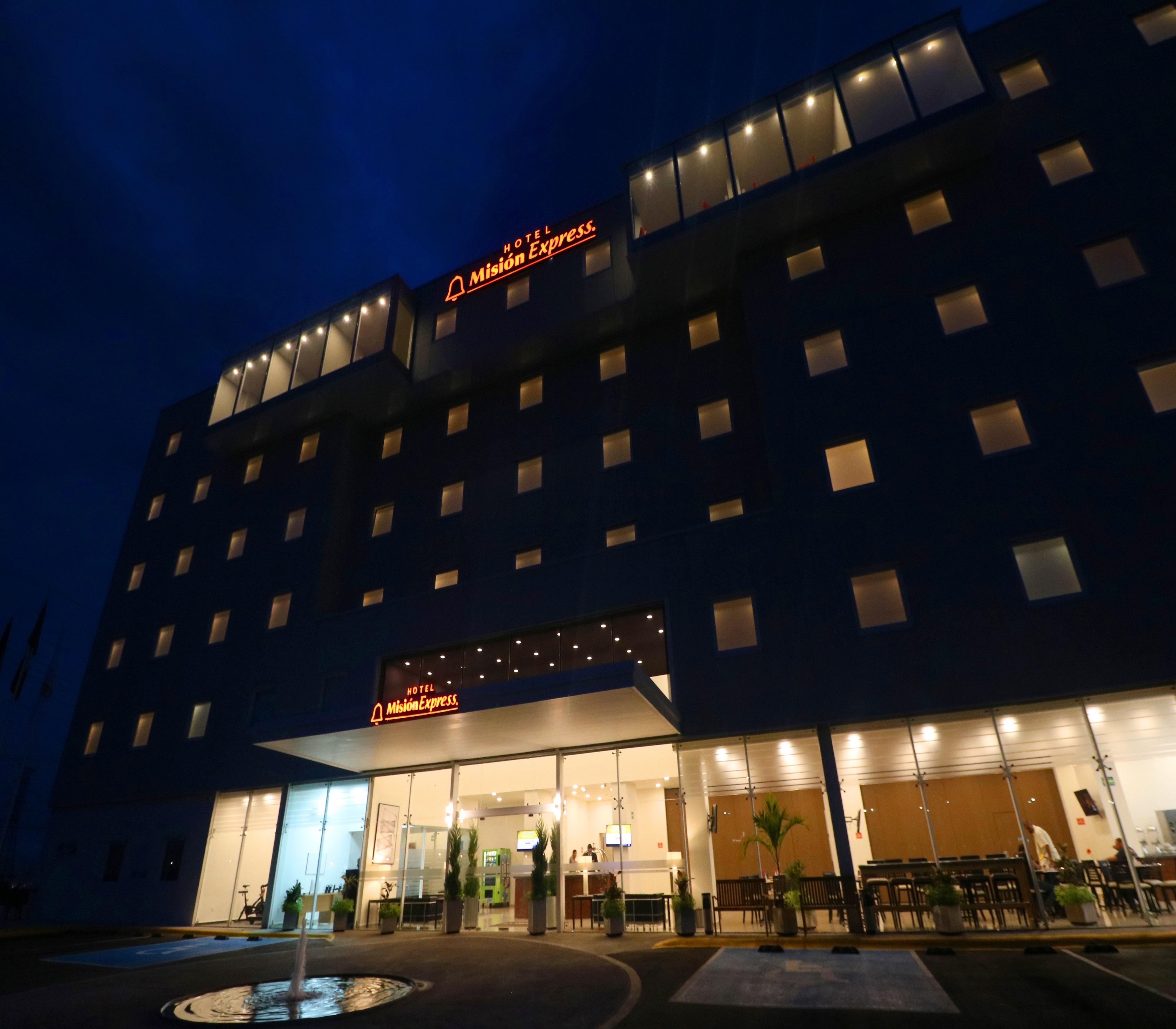 Mision Express San Luis Potosi Hotel Exterior photo