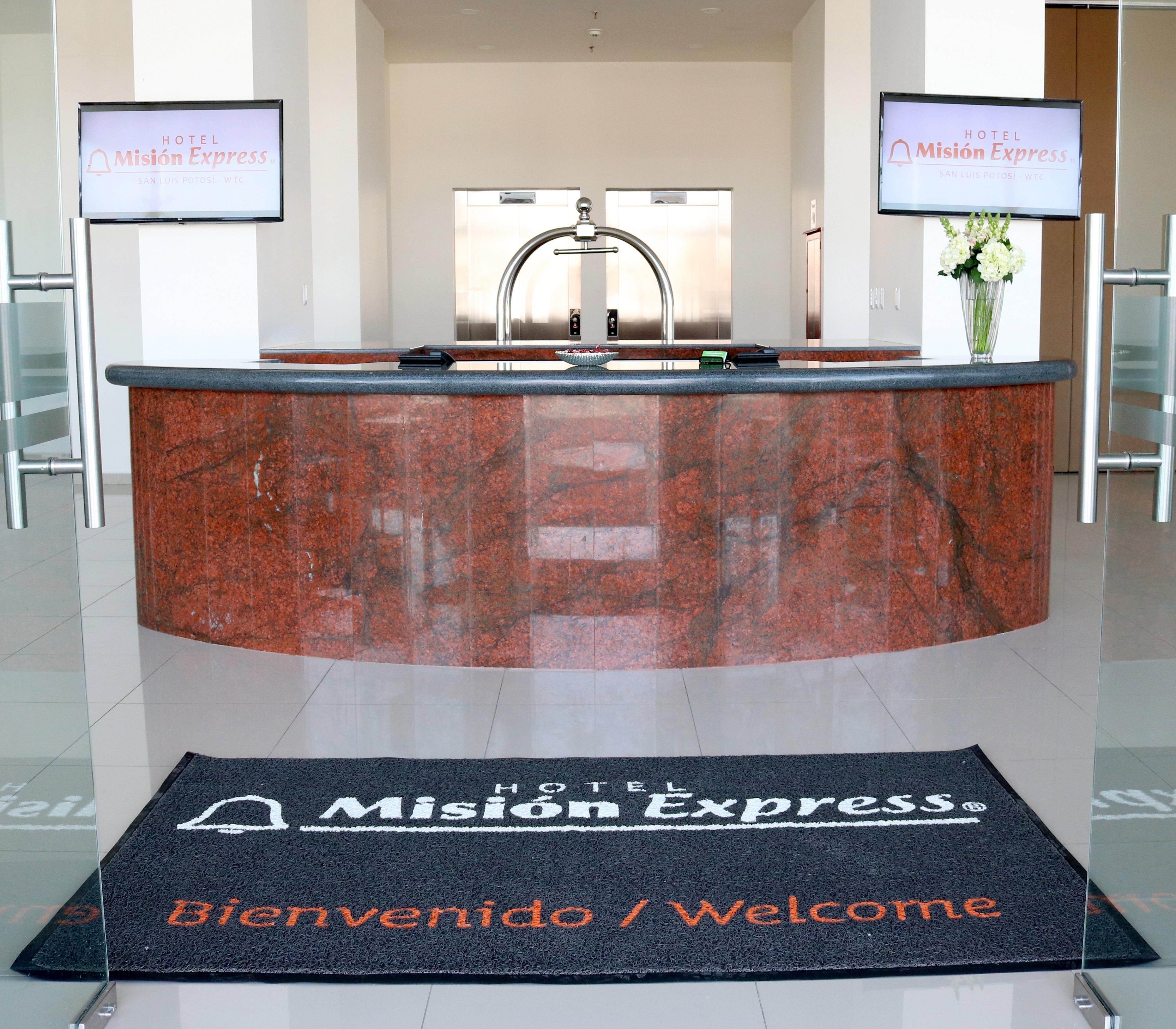 Mision Express San Luis Potosi Hotel Exterior photo
